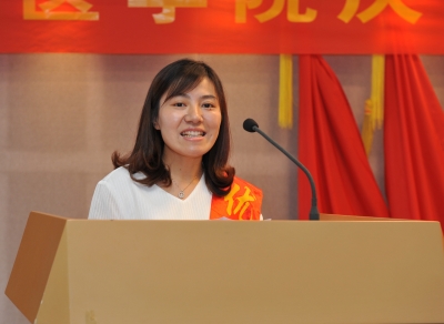 优秀教师代表发言 优秀教师代表发言